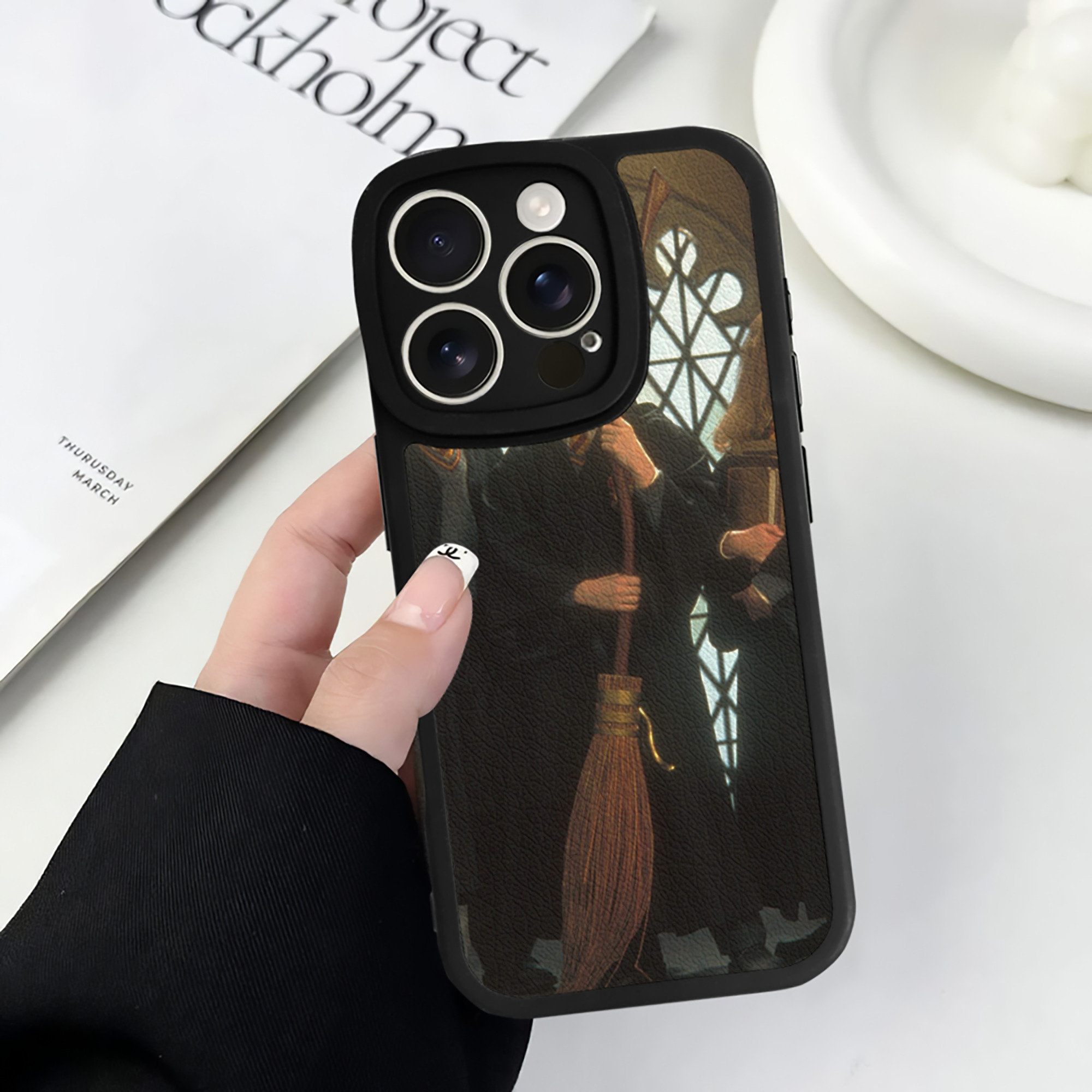 （画像用） Harry Potter ハリー・ポッターシリーズ 【iPhone 16シリーズ対応】シリコンスマホケース（レザー調） 材質：シリコン